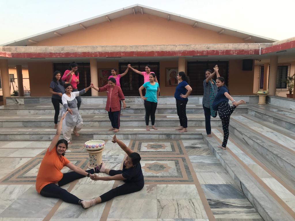 Yasoda的印度瑜伽朝聖之旅 - 校內瑜伽練習
